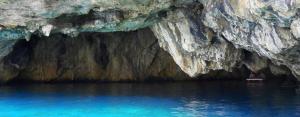 Grotta Azzurra Isola Dino 1
